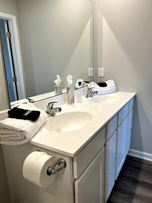 Family Friendly 4Br Home Near Ft Gregg Adams Vsu Petersburg Extérieur photo